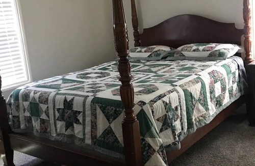 San Bernardino Casa | Cozy SanB Home