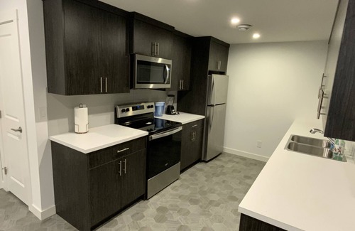 Southeast Calgary Apartamento | Cozy SE APT Suitable for Long Stay