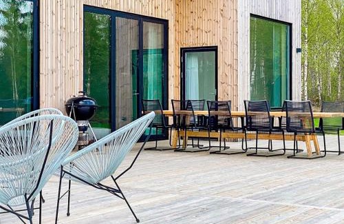 Hacksvik Casa | Cozy Sea House with Guest Cottage