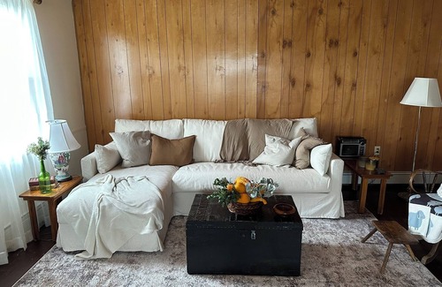 Mainesburg Otro | Cozy, secluded 2-bedroom farmhouse on 83 acres of pastures & woods