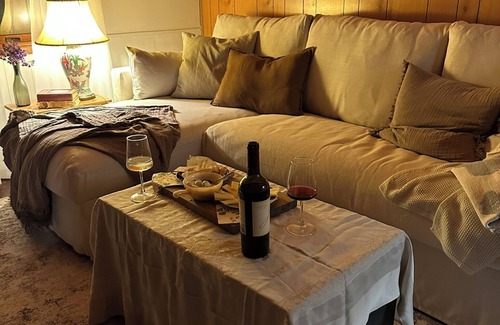 Mainesburg Otro | Cozy, secluded 2-bedroom farmhouse on 83 acres of pastures & woods