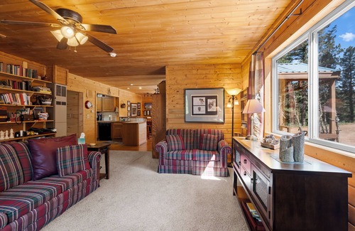Cripple Creek Cabina | Stunning Views at Private Mountain Cabin|Hot Tub!