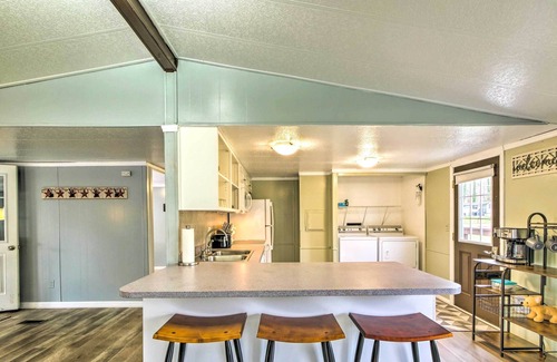 Sherrodsville Casa | Cozy Sherrodsville Home: Walk to Lake Atwood!
