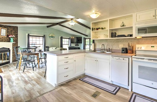 Sherrodsville Casa | Cozy Sherrodsville Home: Walk to Lake Atwood!