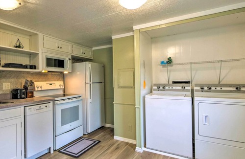 Sherrodsville Casa | Cozy Sherrodsville Home: Walk to Lake Atwood!
