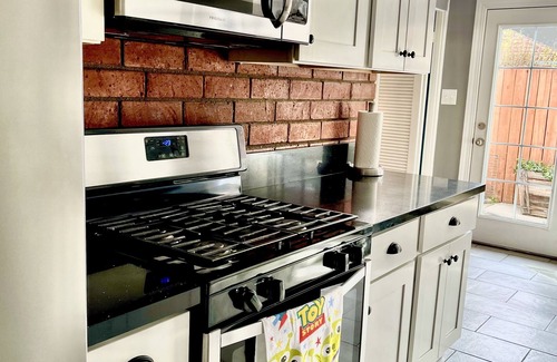 Sherwood Forest and Thistle Development Casa | 🌷🌷Cozy single family house 5b 2ba. Near Disney and Knott's