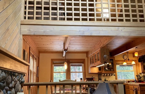 Truckee Cabina | Cozy ski home, close to Northstar Village. Free shuttle!