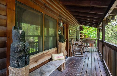 Pigeon Forge Casa | Cozy Smoky Mountain Cabin! Hot Tub Pool Table