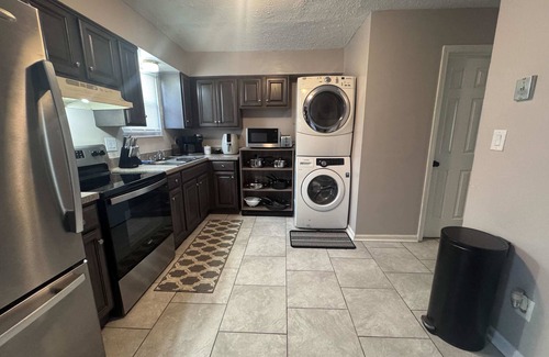 Buechel Casa | Cozy Spacious 2 Bedroom Townhouse Near Bardstown!