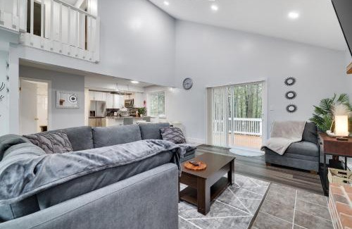 Tobyhanna Casa | Cozy, Spacious House *New*InTheCommunity+Fire Pit