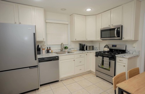 Wheaton-Glenmont Casa | Cozy stay in Silver Spring- See the best of DC