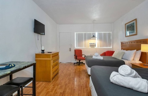 Hallandale Beach Apartamento | Acogedor Estudio/1 Baño, Hallandale Beach, ¡Estacionamiento Gratuito Y Piscina!