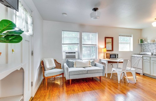 Central Oklahoma City Apartamento | Cozy Studio in Heart of OKC Plaza District!