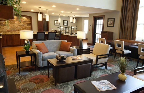 Dearborn Apartamento | Acogedora suite estudio | Piscina cubierta, Jacuzzi, Wi-Fi gratis, Desayuno gratis