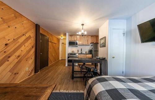 Truckee Casa | Cozy Studio w/Kitchen #112 at Donner Lake Village