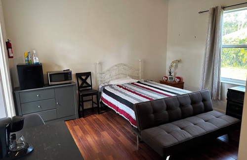 Hunt Club Apartamento | Cozy studio with AC and WiFi in serene Loxahatchee