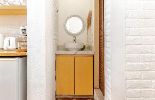 Centro de Puerto Vallarta Apartamento | Cozy studio with a private patio