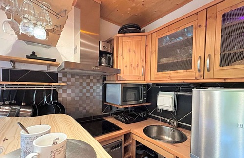 Meribel Centre Apartamento | Estudio acogedor con terraza y piscina, cerca de pistas y servicios en Méribel