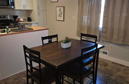 West End Casa | Cozy, Stylish 2-Bedroom Retreat in Prime Location – Walk to Shops & Dining!