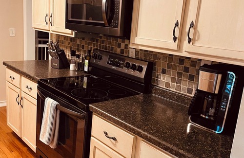 Decatur Casa | Cozy, stylish spot with great amenities—walk to food, shops & 15 min DEC airport