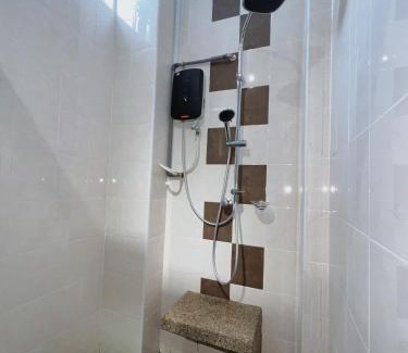 Nibong Tebal Casa | Cozy Suite with Twin Beds & Lounge