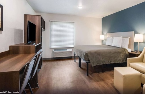 Sulphur Apartamento | Cozy Suites with Kitchens