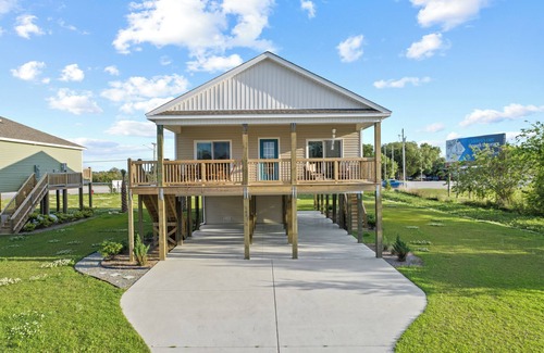 Cedar Point Casa | Cozy Summer house on the water - 10 minutes to the beach. Waiting for you!
