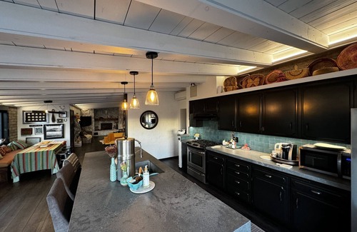 Baywood-Los Osos Casa | Cozy Surf Ranchita with Unique Character, Hot Tub & Sauna