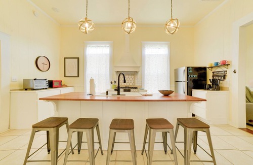 Thomasville Cabaña | Cozy Thomasville Cottage - Walk to Downtown!