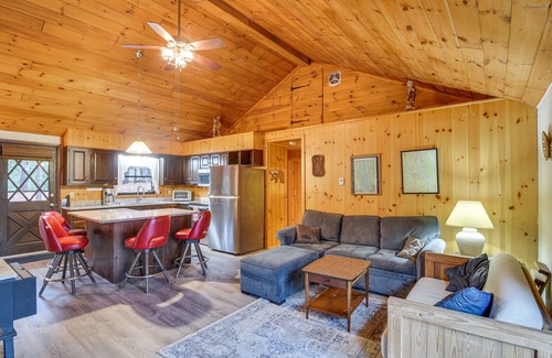 West Poland Cabina | Cozy Thompson Lake Cabin w/ Boat Dock & Launch