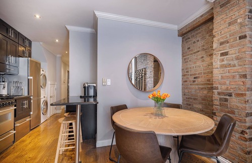 Bowery Hotel | Cozy Three Bedroom on Little Italys Mulberry Street!