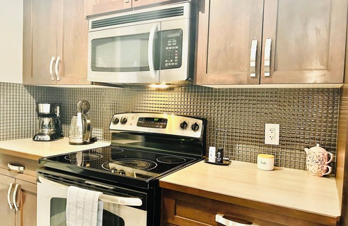 Leduc Casa | Cozy townhome