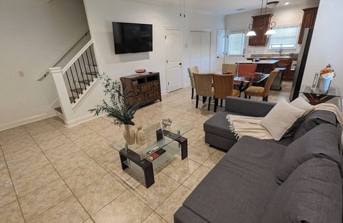 Lake Charles Casa | Cozy Townhouse Near Casinos & Prien Lake Park in Lake Charles, LA