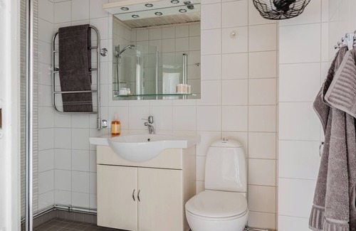 Kungsangen Casa | Cozy Townhouse, 6+1 Beds, Terrace - Stockholm Area