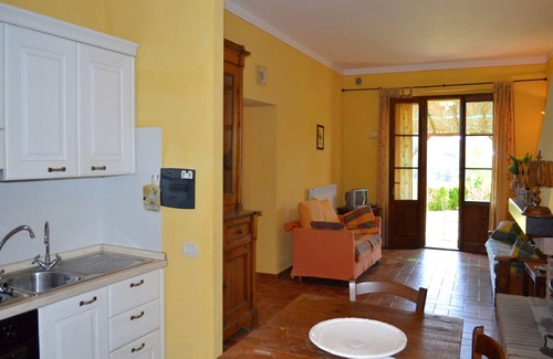 Asciano Apartamento | Acogedora escapada a la campiña toscana