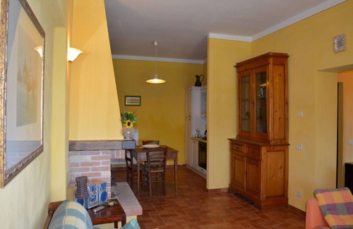 Asciano Apartamento | Acogedora escapada a la campiña toscana