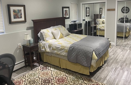 Pomona Apartamento | Cozy two bedroom apartment outside the beautiful Harriman State Park.