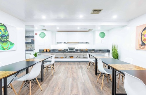 Central New York City Apartamento | Cozy Two-Bedroom at The Historic Mansfield Residence