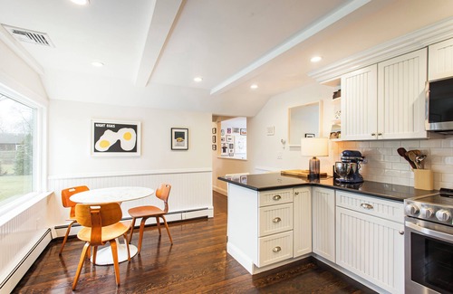 Brookhaven Casa | Cozy two-bedroom cottage in Long Island's bucolic Brookhaven Hamlet