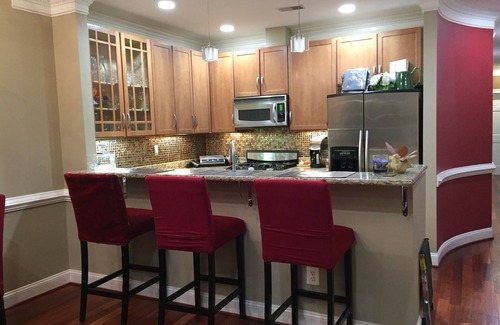 Cardozo Condominio | Acogedor U St. Condo-Pasos para U y 14