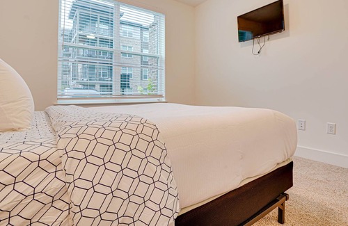 Duluth Casa | Cozy up in this Luxury Living 5mins from Downtown Duluth