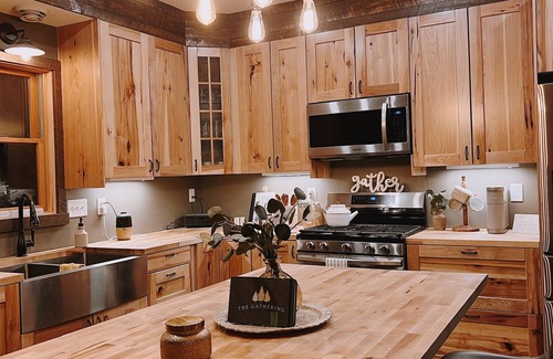 Crow Wing County Casa | Cozy Up North Cabin - This is a newly remodeled complete home on 12 acres.