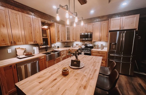 Crow Wing County Casa | Cozy Up North Cabin - This is a newly remodeled complete home on 12 acres.