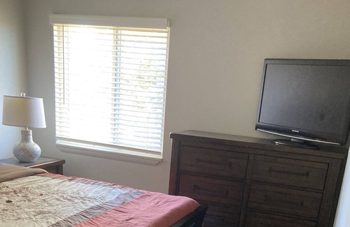 Lawrence Apartamento | Cozy up-to-date 2 bedroom apartment in central Indianapolis Indiana