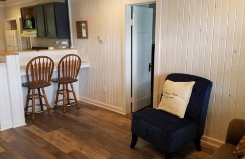 Waupaca Cabaña | Acogedora casa de campo frente al lago actualizada sobre los O'Lakes de cadena Waupaca