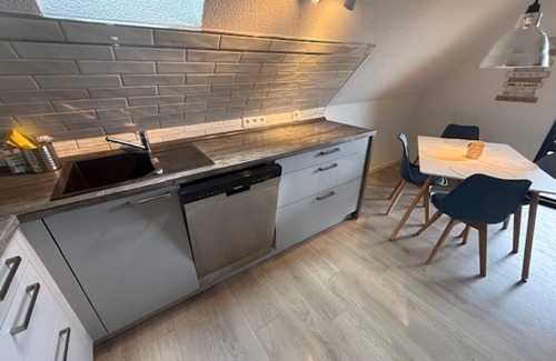 Meerbusch Apartamento | Cozy vacation apartment "Hasenwiese" for 4 people in a quiet location