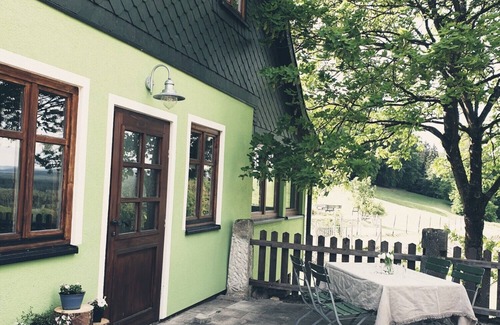 Hausles Apartamento | Cozy vacation apartment (55sqm) with garden