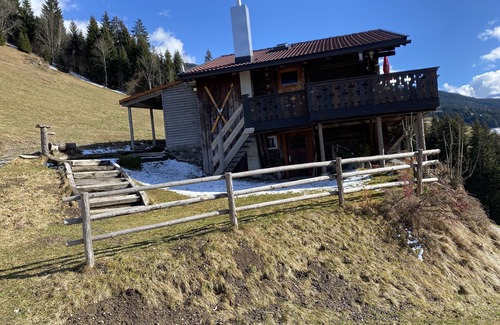 Distelberg Casa | Cozy vacation cabin with a magnificent view