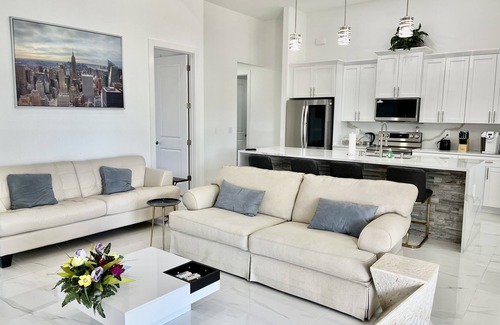 Mariner Casa | Cozy Vacation Home Pool