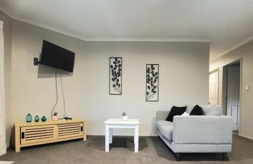 Tauranga Casa | Cozy Vacation House in Oropi